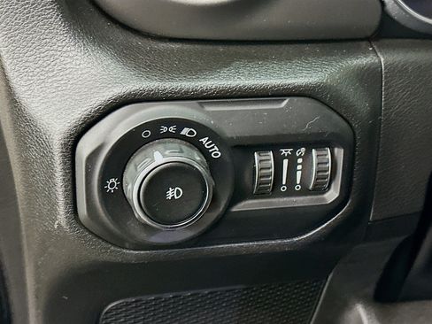 Used 2022 Jeep Wrangler Unlimited Sport AWD/4WD image 17