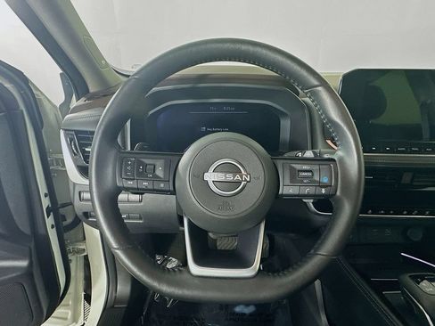 Certified 2023 Nissan Rogue Platinum AWD/4WD image 16