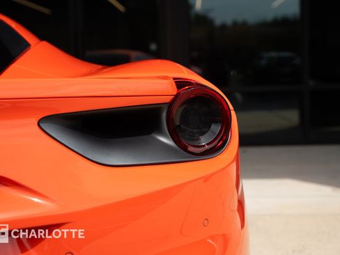 Used 2016 Ferrari 488 GTB RWD image 16