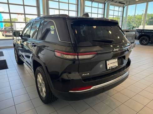Used 2023 Jeep Grand Cherokee Limited w/ Trailer Tow Prep Group (B) AWD/4WD image 46