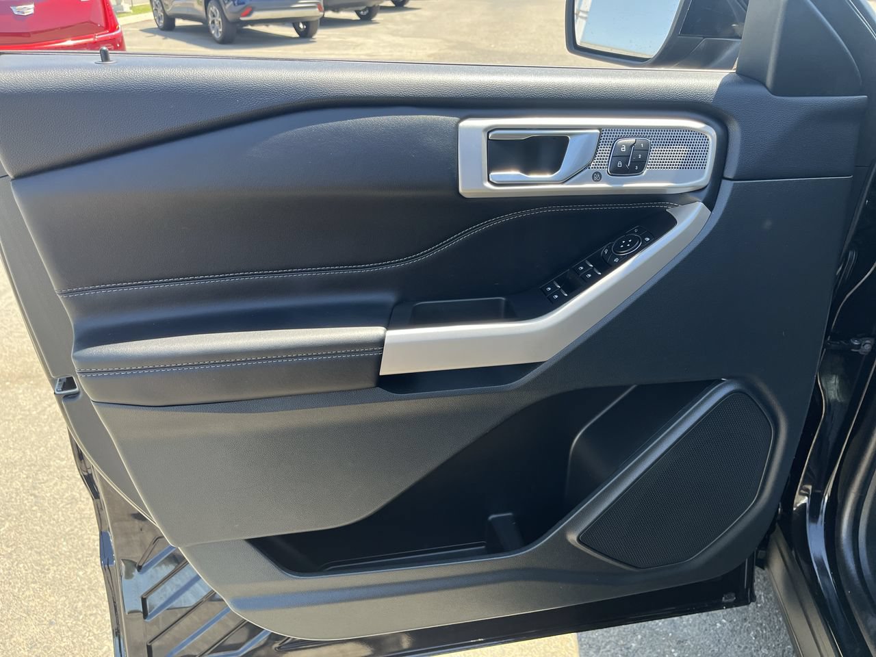 Used 2024 Ford Explorer Limited w/ Equipment Group 301A AWD/4WD image 22