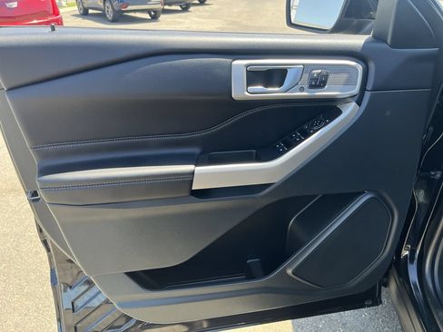 Used 2024 Ford Explorer Limited w/ Equipment Group 301A AWD/4WD image 22