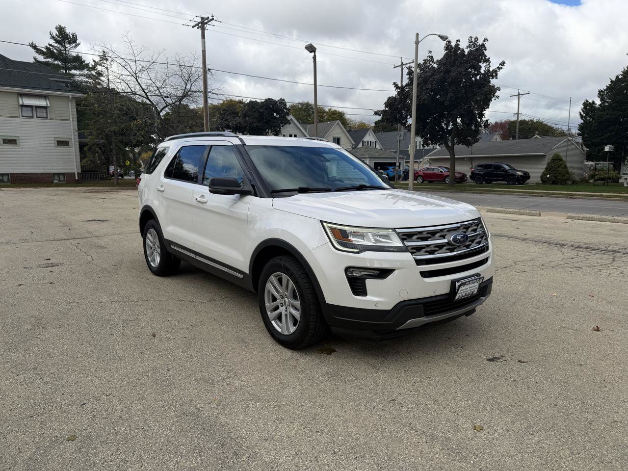 Used 2018 Ford Explorer XLT w/ Equipment Group 202A AWD/4WD image 1