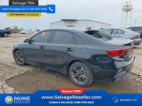 Used 2024 Kia Forte LXS w/ LXS Technology Package FWD image 3
