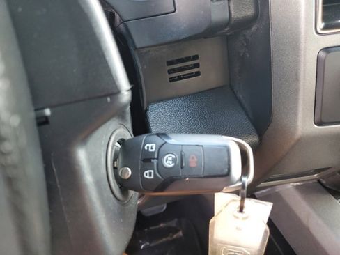 Used 2019 Ford F150 Raptor w/ Equipment Group 801A Mid image 30