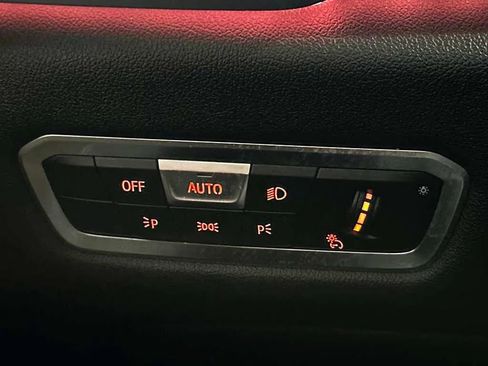 Used 2022 BMW X6 xDrive40i w/ M Sport Package AWD/4WD image 49