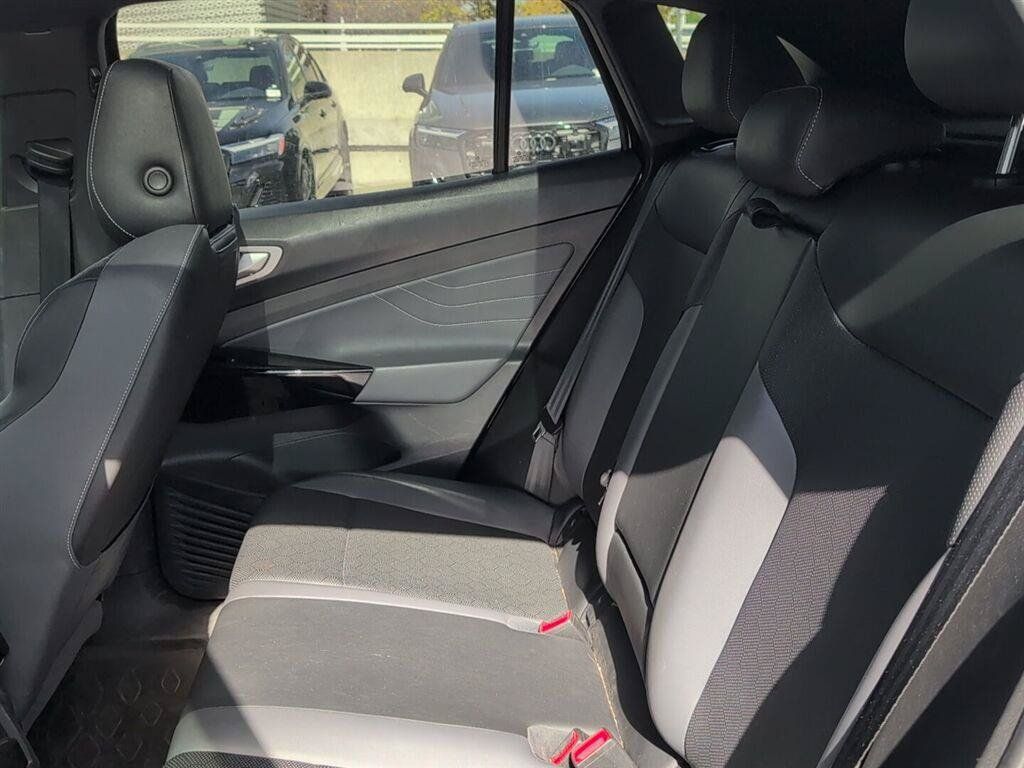 Used 2023 Volkswagen ID.4 S RWD image 15