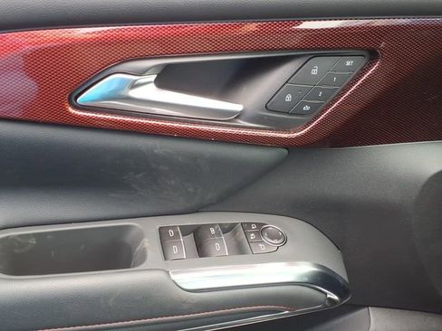 New 2026 Chevrolet Traverse RS w/ LPO, Floor Liner Package FWD image 9