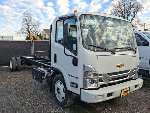 New 2024 Chevrolet Low Cab Forward 5500XD RWD image 2