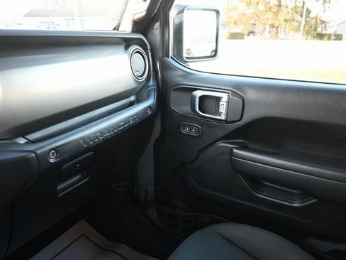 Used 2020 Jeep Wrangler Sport image 25