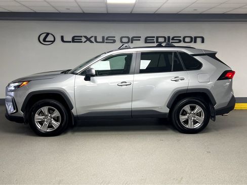 Used 2023 Toyota RAV4 XLE w/ Convenience Package AWD/4WD image 4