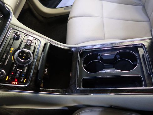 Used 2017 Lincoln Continental Select w/ Technology Package image 24