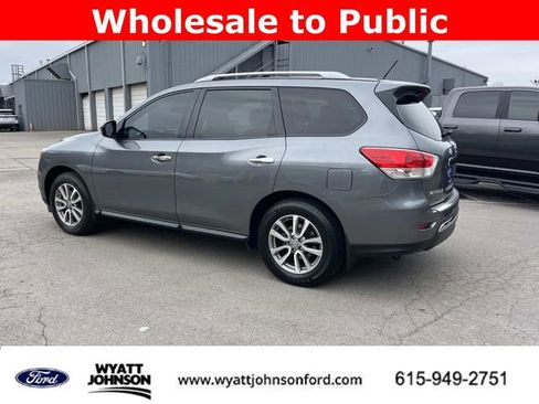 Used 2015 Nissan Pathfinder SV image 6