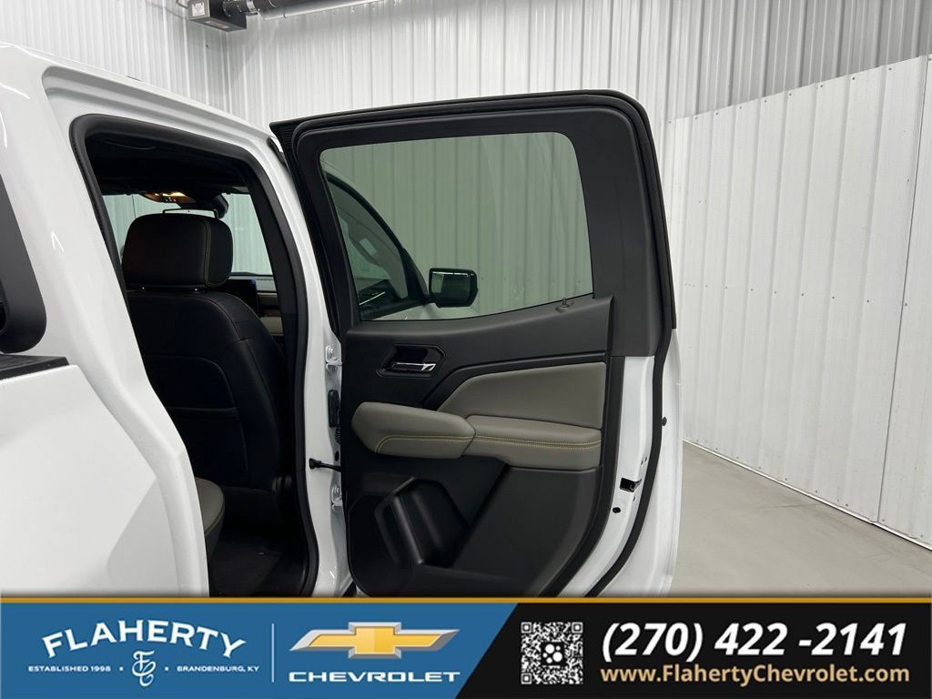 New 2026 Chevrolet Colorado ZR2 w/ Technology Package AWD/4WD image 12