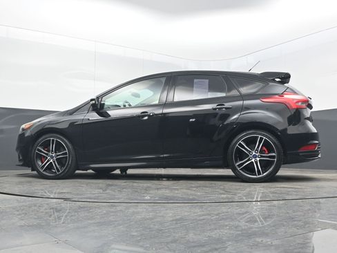 Used 2016 Ford Focus ST w/ Equipment Group 401A image 24