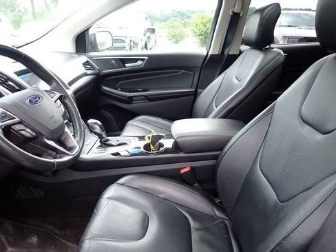 Used 2016 Ford Edge Titanium w/ Technology Package AWD/4WD image 11
