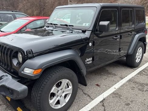 Used 2018 Jeep Wrangler Unlimited Sport S image 3