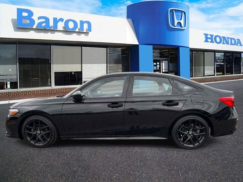 Used 2023 Honda Civic Sport image 3