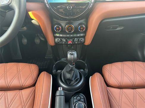 Used 2024 MINI Cooper Convertible w/ Signature Upholstery Package image 11