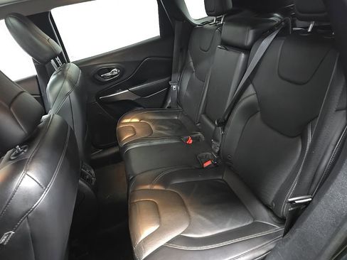 Used 2019 Jeep Cherokee Limited AWD/4WD image 32
