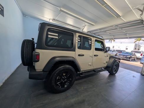 Used 2022 Jeep Wrangler Unlimited Sport image 11