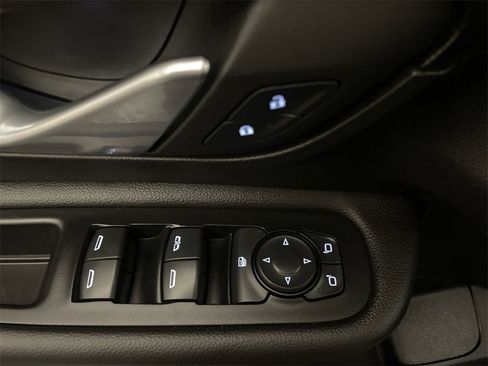 Used 2022 GMC Terrain SLE w/ Driver Convenience Package image 17