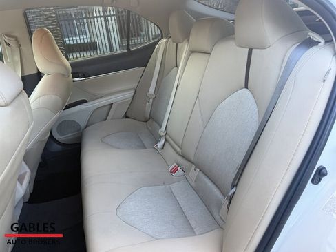 Used 2018 Toyota Camry LE w/ Convenience Package FWD image 24