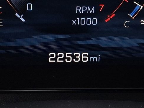 Used 2025 Chevrolet Traverse LT image 20