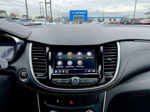 Used 2018 Chevrolet Trax LT w/ LT Convenience Package image 13