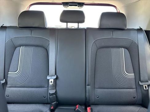 New 2025 Hyundai Venue Limited image 15