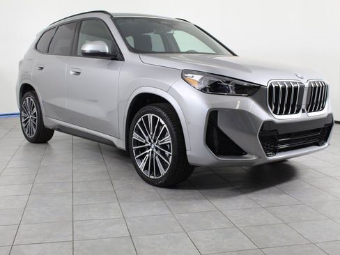 Certified 2025 BMW X1 xDrive28i w/ Technology Package image 7