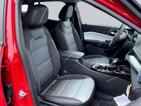 New 2026 Chevrolet Trax LT image 13