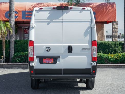 Used 2025 RAM ProMaster 2500 w/ Convenience Group FWD image 7