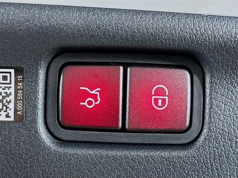 Used 2026 Mercedes-Benz C 300 4MATIC Sedan image 36