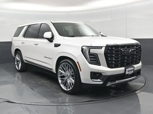 Used 2025 GMC Yukon Denali Ultimate AWD/4WD image 1