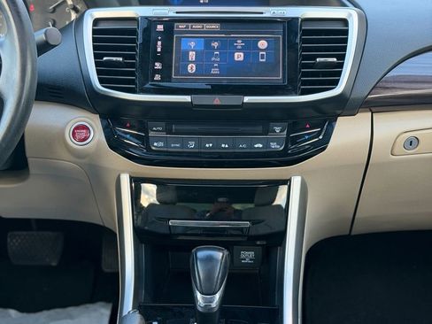 Used 2016 Honda Accord Touring image 14