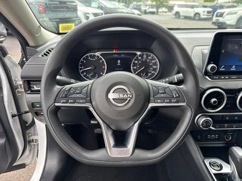 Used 2025 Nissan Sentra SV FWD image 11