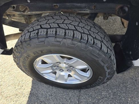 Used 2018 Chevrolet Silverado 1500 LT w/ Texas Edition image 36