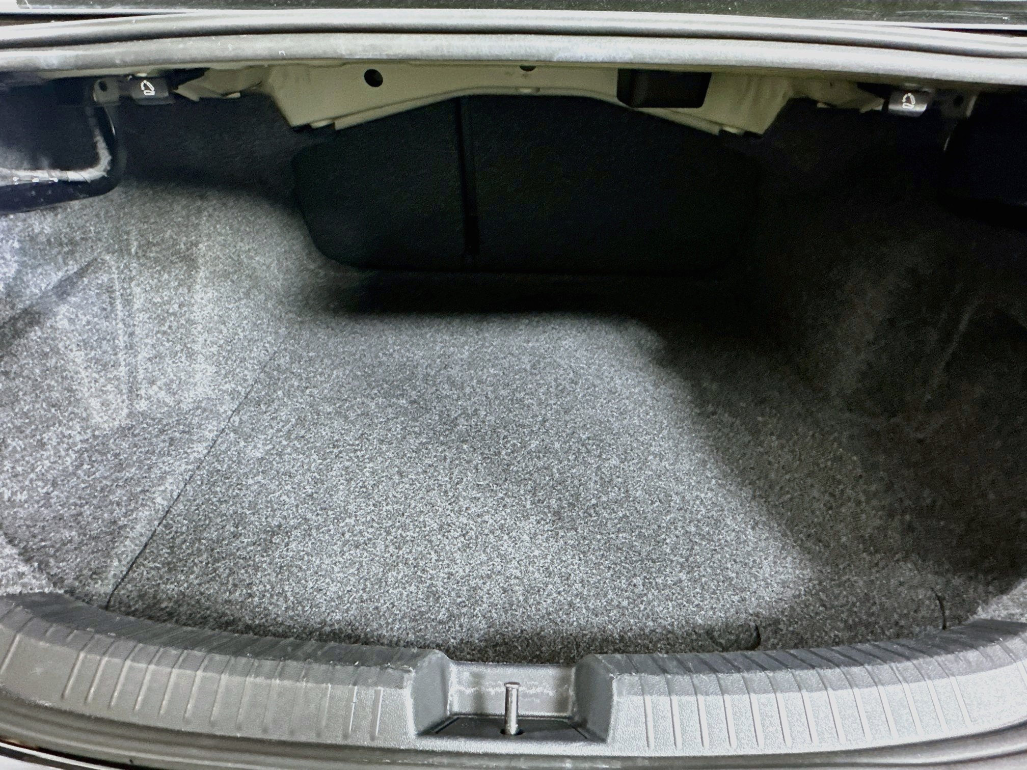 Used 2025 Volkswagen Jetta SE FWD image 27