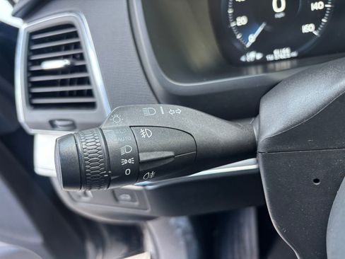 Used 2017 Volvo XC90 T6 Momentum w/ Vision Package image 17