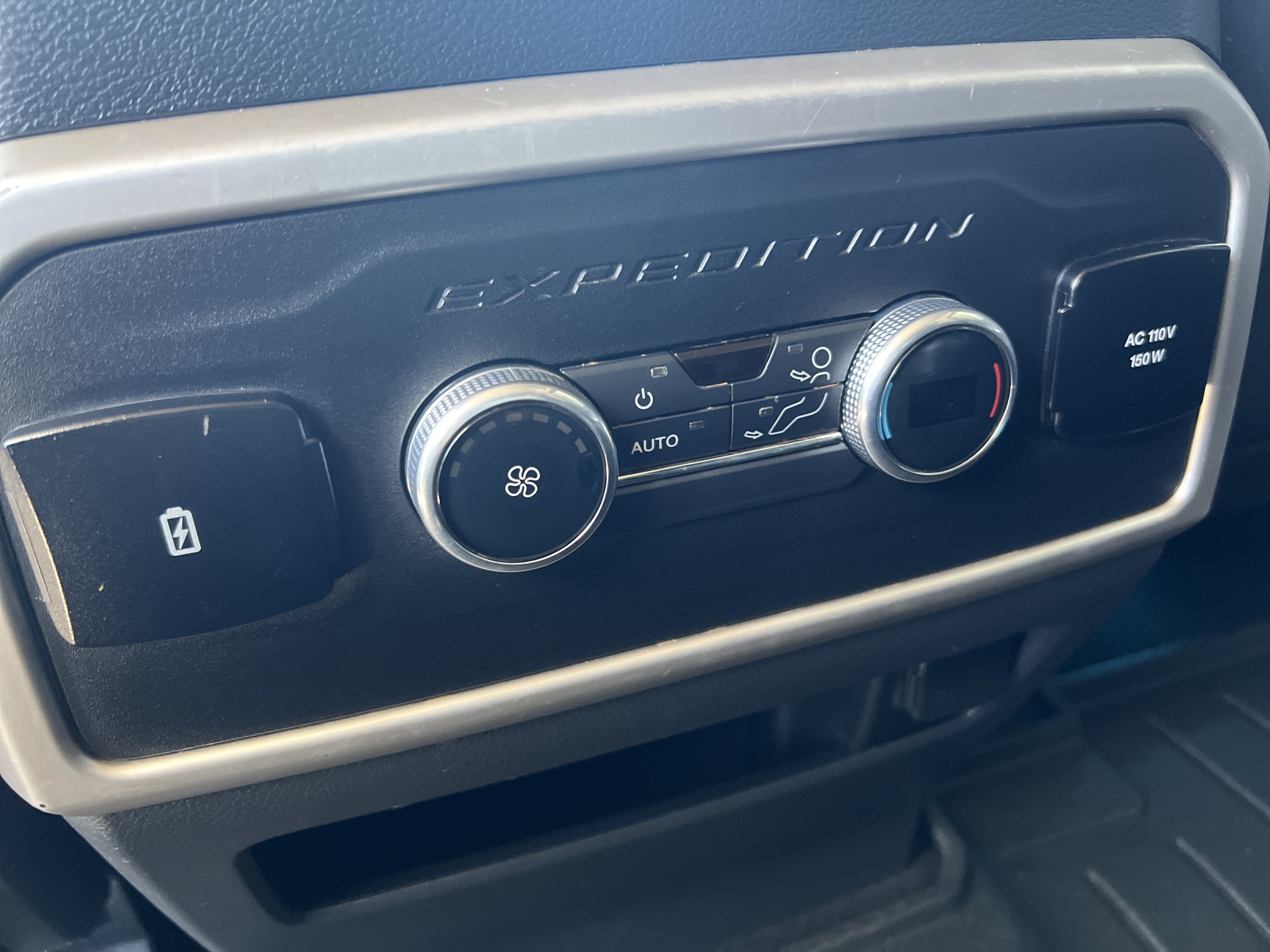 Used 2022 Ford Expedition XLT AWD/4WD image 20