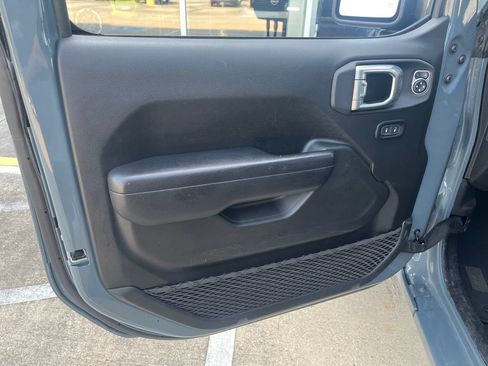 Used 2024 Jeep Wrangler Unlimited AWD/4WD image 12