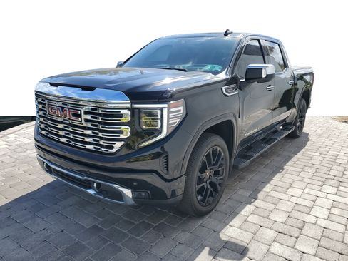 Used 2024 GMC Sierra 1500 Denali w/ Technology Package image 2