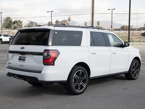 Used 2021 Ford Expedition Max Limited image 4