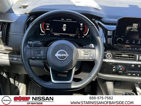 Used 2023 Nissan Pathfinder Platinum w/ Lighting Package (N93) AWD/4WD image 13