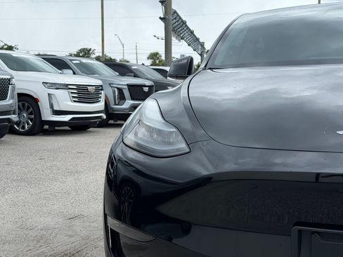Used 2025 Tesla Model Y Long Range AWD/4WD image 11