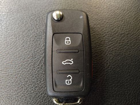Used 2019 Volkswagen Passat 2.0T Wolfsburg FWD image 32