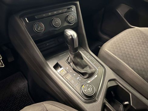 Used 2018 Volkswagen Tiguan S image 25