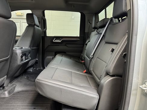 Used 2025 GMC Sierra 3500 Denali w/ Denali Reserve Package image 17