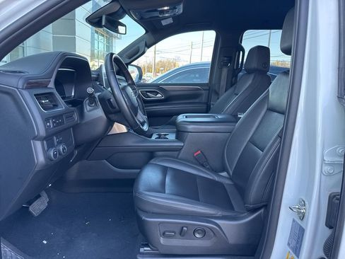 Used 2024 Chevrolet Suburban LT image 12